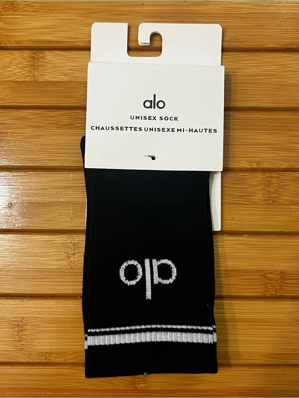 Alo Yoga Unisex Half Crew Throwback Socks S Black White Athleisure Casual